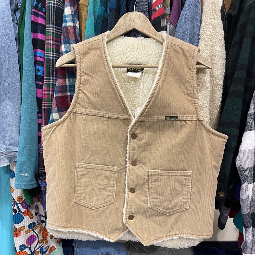 Vintage Wrangler tan corduroy Sherpa lined vest